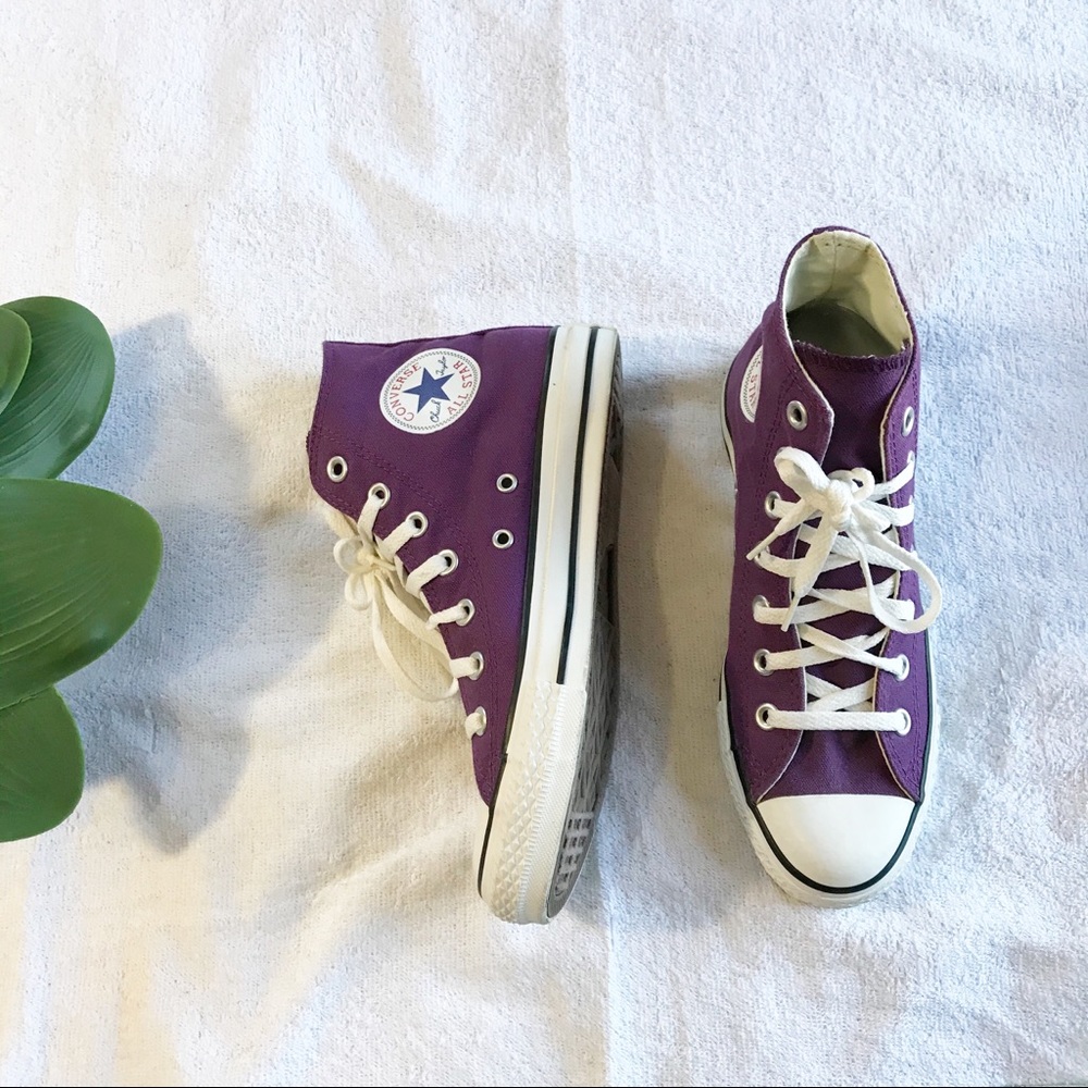 SOLD Converse Lavender Purple High Top Canvas - Picture 2 of 5
